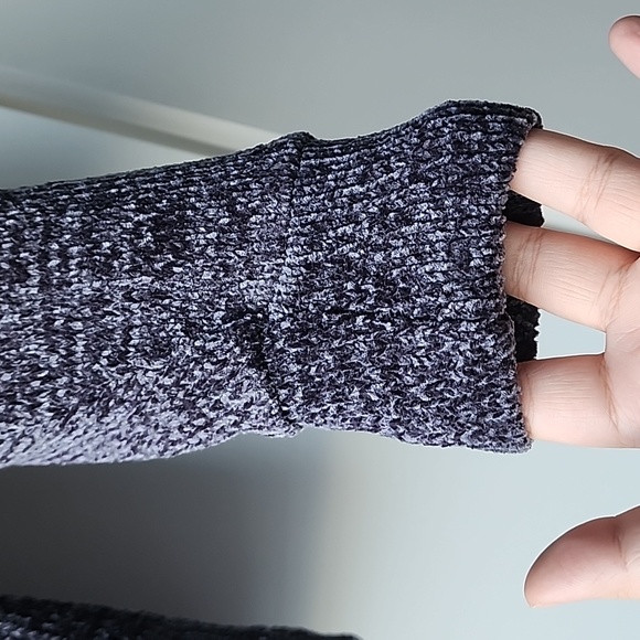 Urban Outfitters Chenille Open Oversized Cardigan - Picture 3 of 7